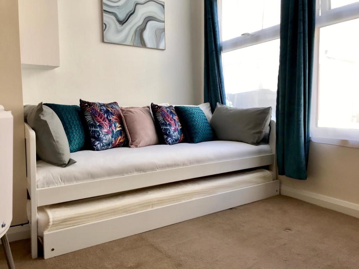 Eastbourne Beach Pier Apartment Exterior foto